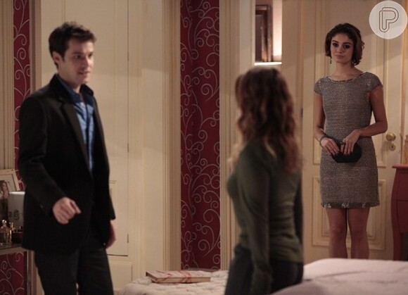 Amora (Sophie Charlotte) ouve Malu (Fernanda Vasconcellos) se declarar para Maurício (Jayme Matarazzo), em 'Sangue Bom'