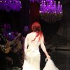 Josie Pessôa desfila vestida de noiva no evento 'Casamoda Noivas Mais', em São Paulo