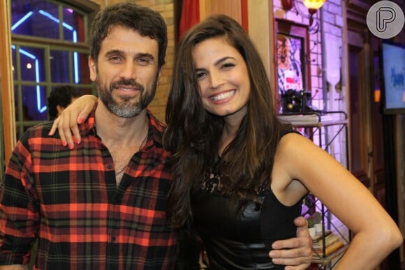 Na TV, Emanuelle forma par romântico com o ator Eriberto Leão