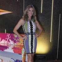 'SuperStar': Fernanda Lima usa look da grife Versace de R$ 7 mil em coletiva