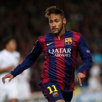 Neymar não descarta jogar na Inglaterra, mas avisa: 'Longo caminho no Barcelona'