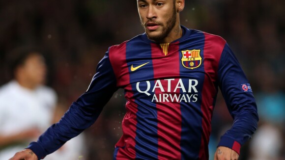Neymar não descarta jogar na Inglaterra, mas avisa: 'Longo caminho no Barcelona'