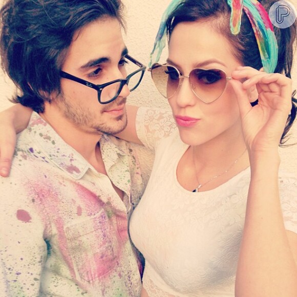 Sophia Abrahão publica foto em estilo retrô ao lado de Fiuk, em 10 de maio de 2013