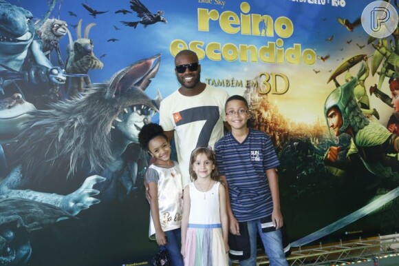 Rafael Zulu foi acompanhado da filha e de sobrinhos ao cinema