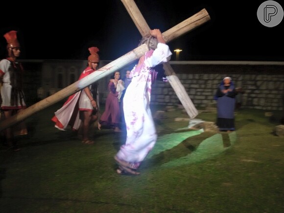 Viviane Araújo acompanha caminho de Jesus até a crucificação no espetáculo 'Paixão de Cristo – A Fortaleza de uma Paixão'