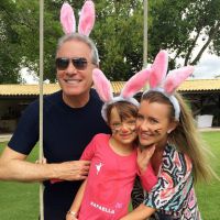 Roberto Justus comemora dia de Páscoa com a noiva e a filha, Rafaella Justus