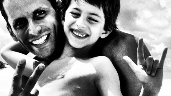 Henri Castelli sofre com saudade do filho, Lucas: 'Há 40 dias eu não o vejo'