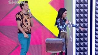 Tatá Werneck beija Luiz Bacci no 'Tudo Pela Audiência': 'Faria um filho teu'