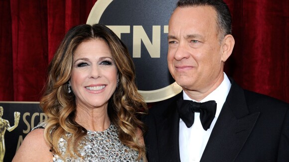 Mulher de Tom Hanks é submetida a mastectomia após diagnóstico de câncer de mama