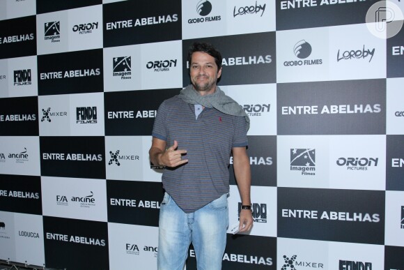 Marcelo Serrado prestigiou a pré-estreia do filme 'Entre Abelhas', no Rio de Janeiro, nesta terça-feira, 14 de abril de 2015