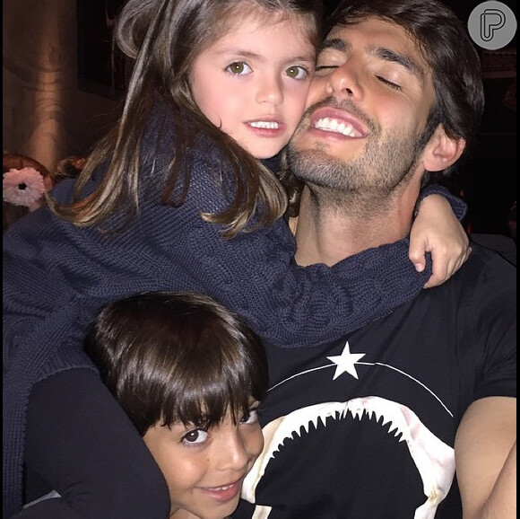 Quando estavam separados,  Kaká aceitou que as crianças ficassem com Carol Celico