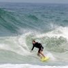 Cauã mostrou mais uma vez suas habilidades no surfe na praia da Joatinga, no Rio de Janeiro