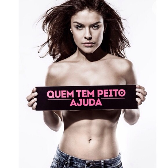 Paloma também fez topless em campanha contra o câncer de mama para a Casa da Mulher