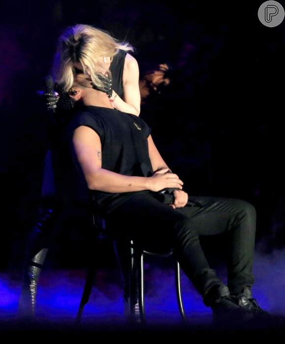 Durante o Coachella, Madonna surpreendeu todo mundo ao dar um beijo em Drake. Após a surpresa, o rapper afirmou que 'amou' o beijo