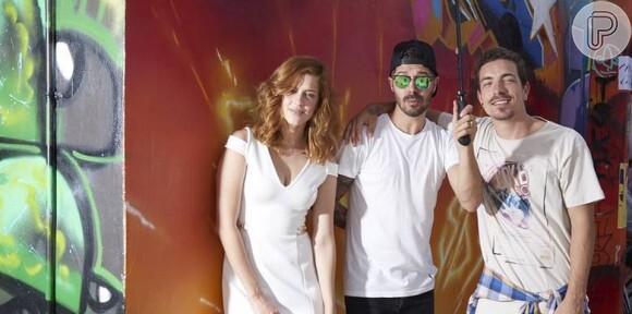 Sophia Abrahão e Di Ferrero posam juntos para a grife Coca-Cola Jeans, em Miami