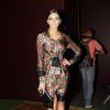 Carol Celico escolheu um vestido de seda da grife Apartamento 03 para o primeiro dia de desfiles da São Paulo Fashion Week, na segunda-feira, 13 de abril 2015