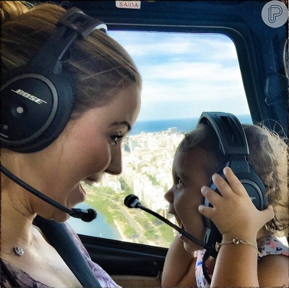 Guilhermina Guinle posta foto em momento foto com a filha, Minna, em 18 de abril de 2015