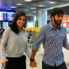 Deborah Secco viaja com o namorado, Hugo Moura. Casal foi flagrado embarcando no aeroporto Santos Dumont, no Rio de Janeiro, na tarde desta quarta-feira, 22 de abril de 2015