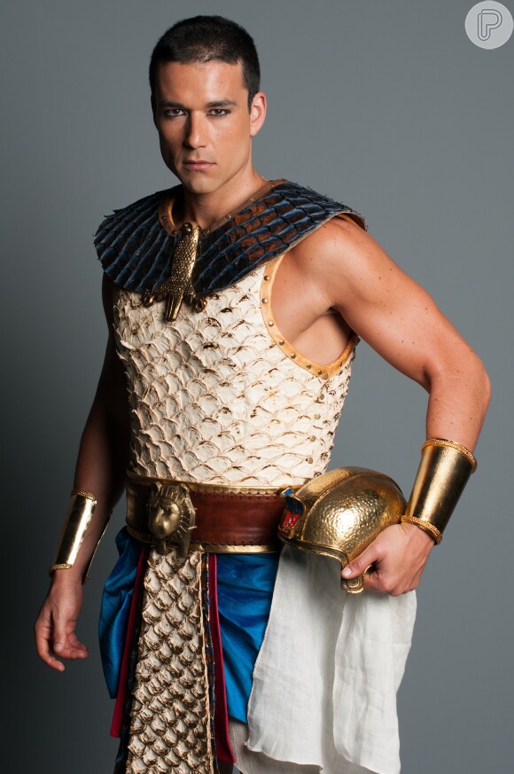 Sergio Marone interpreta o príncipe Ramsés em 'Os Dez Mandamentos'