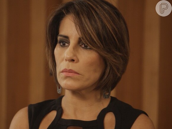 Beatriz (Gloria Pires) rejeita Teresa (Fernanda Montenegro) como advogada alegando que a madrasta não acredita em sua inocência, na novela 'Babilônia'