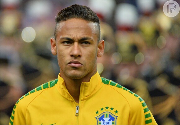 Neymar gasta R$ 7 mil por mês em tratamento dos cabelos e indica para Shakira