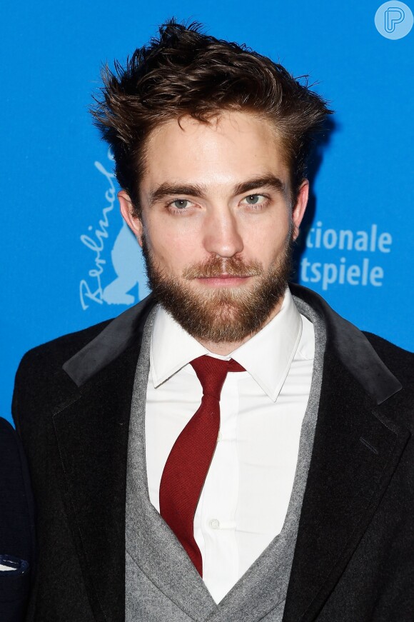 Recentemente, Pattinson apareceu com novo visual, exibindo barba