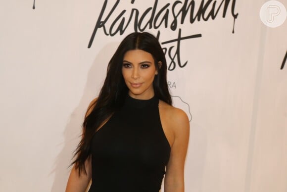 Ao lançar coleção em São Paulo, Kim Kardashian disse que não usa roupas larguinhas