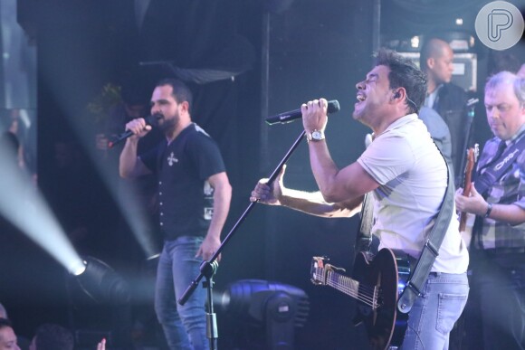 A dupla Zezé Di Camargo e Luciano se apresentou na casa de shows Brook's, em São Paulo, na noite desta quarta-feira, 13 de maio de 2015