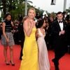 Zoë Kravitz, filha de Lenny Kravitz, e Charlize Theron no segundo dia do Festival de Cannes 2015, nesta quinta-feira, 14 de maio de 2015