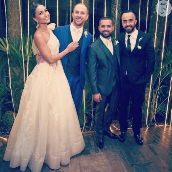 Sabrina Sato foi madrinha do casamento de seu assistente Ronny Macedo com o produtor de moda Alex Dias, que aconteceu em São Bernardo do Campo, em São Pauo, na noite do último sábado, 16 de maio de 2015