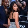 Kim Kardashian tem manequim revelado por marca: 38 ajustado na cintura e 40 no bumbum
