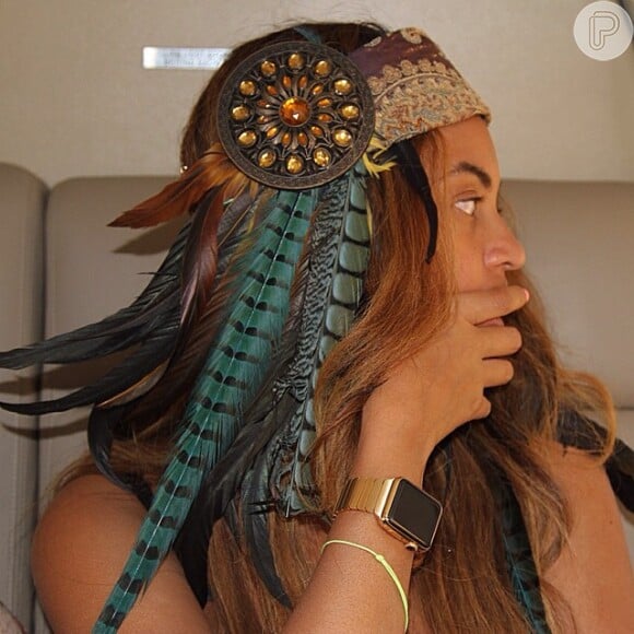 Além do look de R$ 25 mil, Beyoncé usou um relógio avaliado em R$ 52 mil no festival Coachella 2015