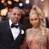Segundo a escritora Dream Hampton, o rapper Jay-Z pagou a fiança de várias pessoas detidas nos Estados Unidos durante as manifestações contra a violência policial contra a população negra