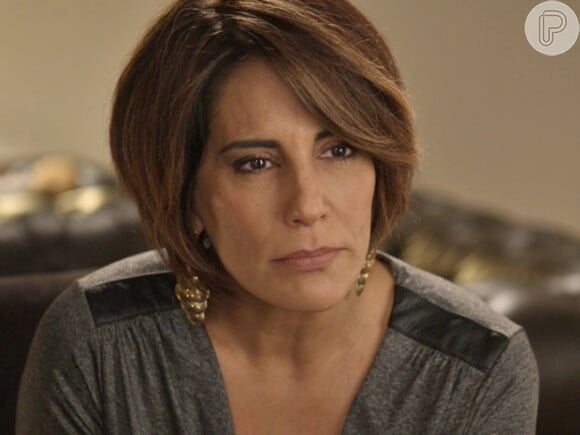 Beatriz (Gloria Pires) consegue traz de Dubai um importante aliado contra Inês (Adriana Esteves), na novela 'Babilônia', em 25 de maio de 2015