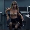 Taylor Swift com vestido da sex shop 'The Stockroom', no valor de US$ 235