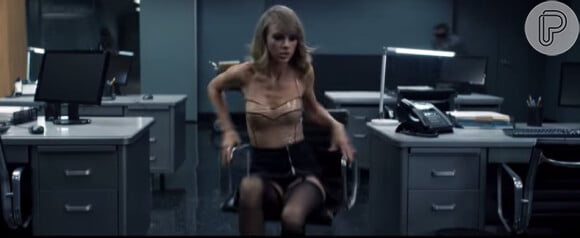 Taylor Swift com vestido da sex shop 'The Stockroom', no valor de US$ 235