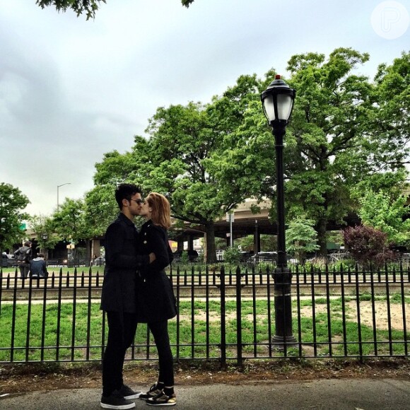 Sophia Abrahão e Sergio Malheiros trocaram beijo apaixonado em viagem a Nova York, nos Estados Unidos
