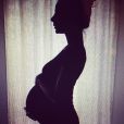 Pauline Batista tirou uma foto do barrigão de 8 meses de gravidez de Flavia Sampaio