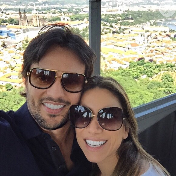 Patricia Abravanel e o namorado, Fábio Faria, estão viajando pela Europa desde sábado, 6 de junho de 2015: 'Em Praga com meu amor'