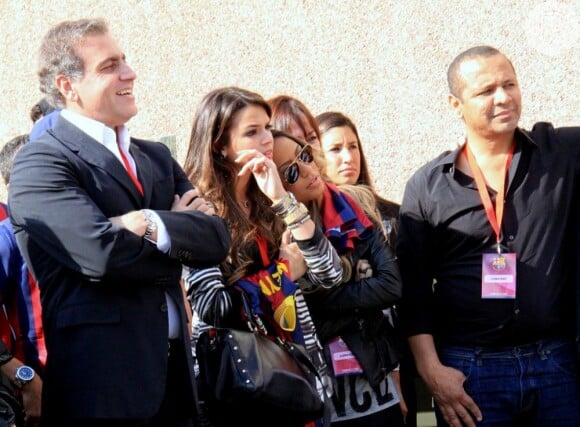 Bruna Marquezine se emociona durante apresentação de Neymar, na Espanha