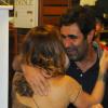 Orã Figueiredo, o Tijolo de 'Tapas e beijos', abraça a atriz Cissa Guimarães