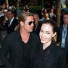 Brad Pitt e Angelina Jolie foram jantar com os seis filhos em um restaurante japonês de Berlim, na Alemanha