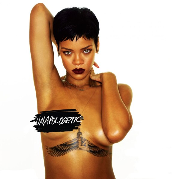 Rihanna posou com os seios de fora para a capa do álbum 'Unapologetic' e para os cartazes da 'Diamonds World Tour'