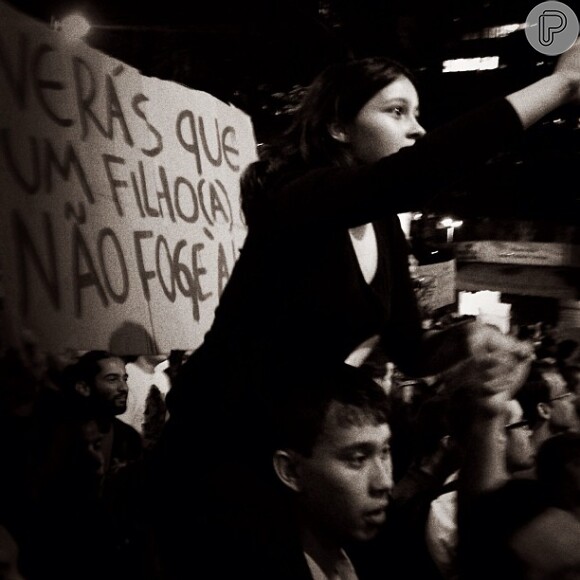 Fernanda Paes Leme publicou fotos dos participantes da manifestção em São Paulo