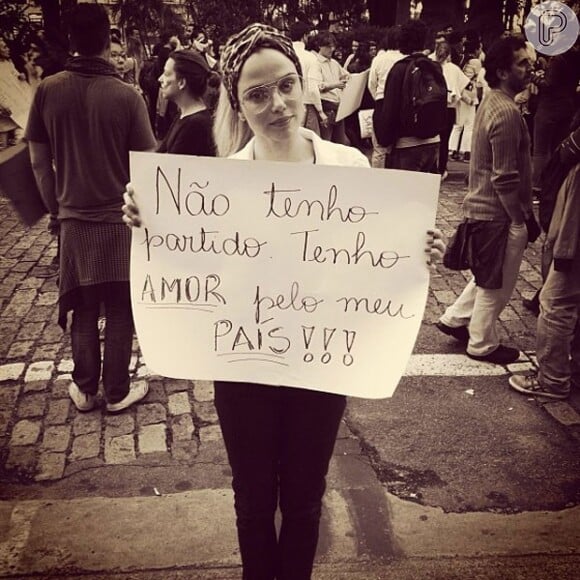 Nathália Rodrigues foi às ruas de São Paulo protestar