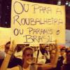 Yasmin Brunet não ficou em casa e foi às ruas do Rio protestar