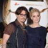 Johnny Depp está namorando a também atriz Amber Heard