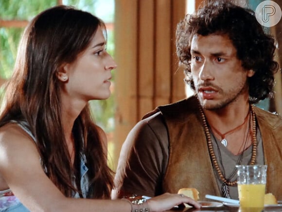 Carol (Maria Joana) se oferece para ir com Lino (José Henrique Ligabue) ao Rio de Janeiro em busca de Maria Adília (Inez Viana), em 'Flor do Caribe'