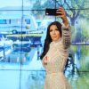 Kim Kardashian em pose de selfie virou estátua no museu de cera Madame Tussauds, em Londres, e foi apresentada aos visitantes nesta quinta-feira, 9 de julho de 2015