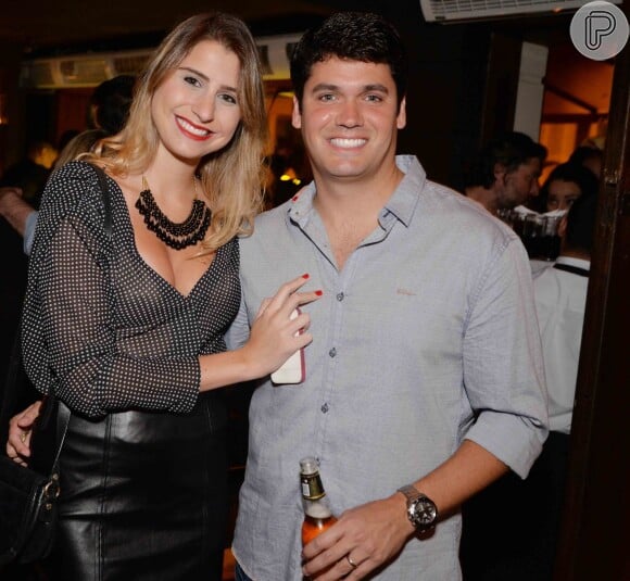 Renata Heilborn e o marido, o jornalista esportivo da emissora Marcelo Courrege, também curitam a festa de Glenda Kozlowski